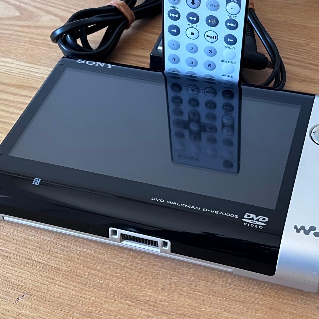 動作品　美品　SONY D-VE7000S ポータブルDVDプレーヤー