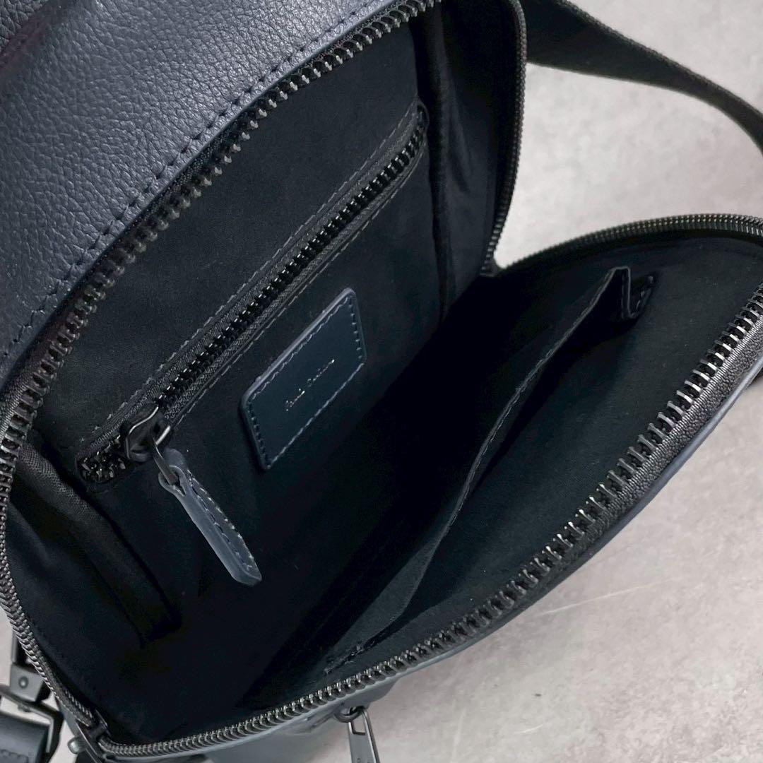 ポールスミス　ボディバッグ　近年　ネイビー　マルチストライプ