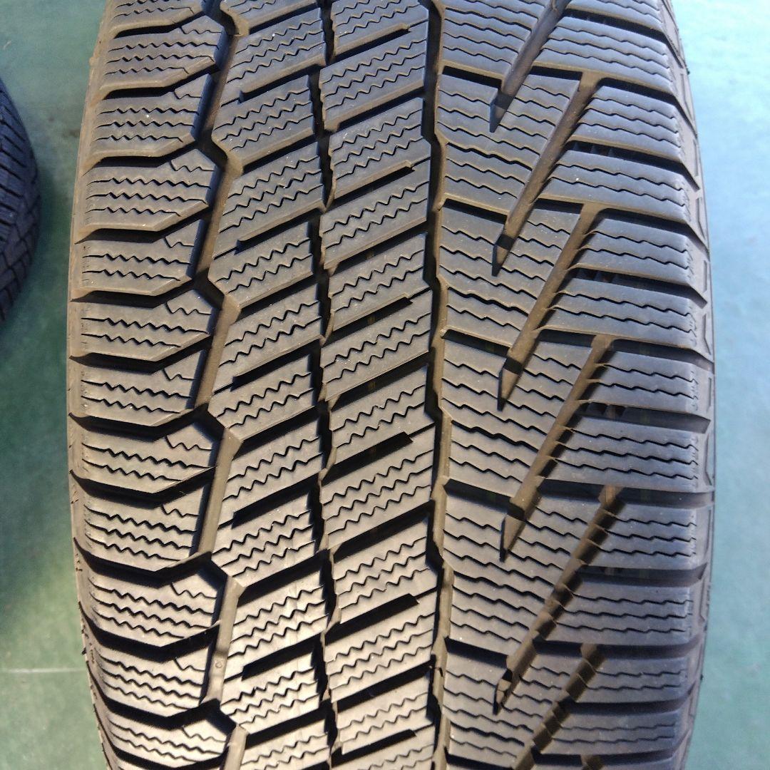 キャデラック　XT4 スタッドレスタイヤ・ホイールセット 235/55R18