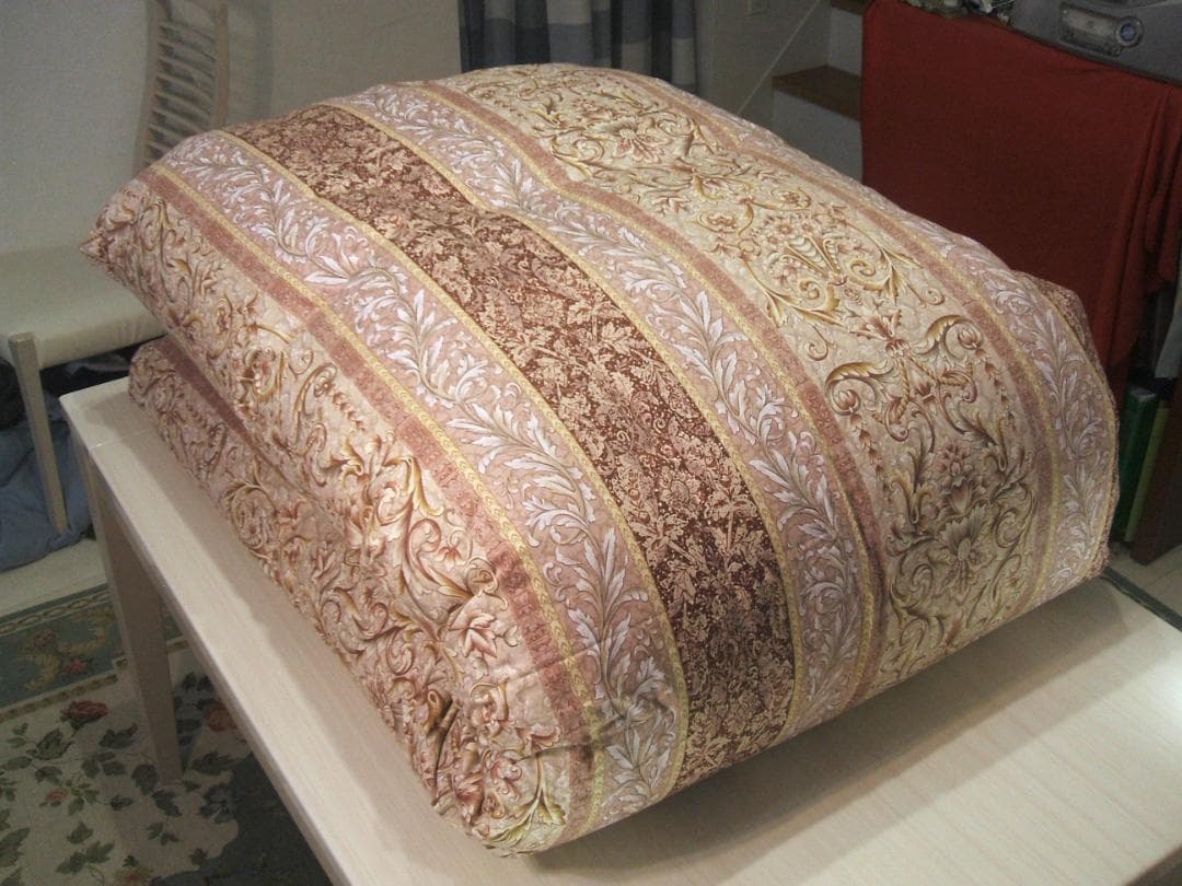 2点ペア特別価格！新品＊ロイヤル＊フランス９３％＊増量１，３キロ＊羽毛布団Ｓ