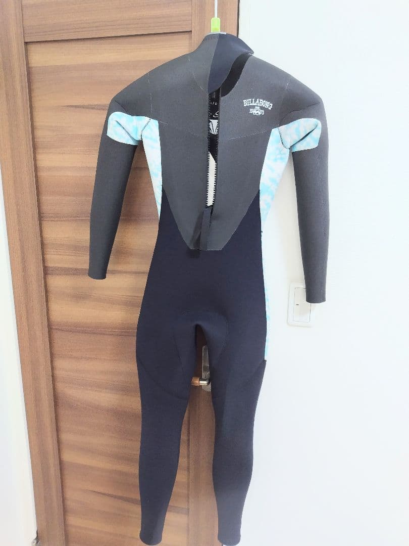 新品送料無料！Billabong レディースセミドライウェットスーツ