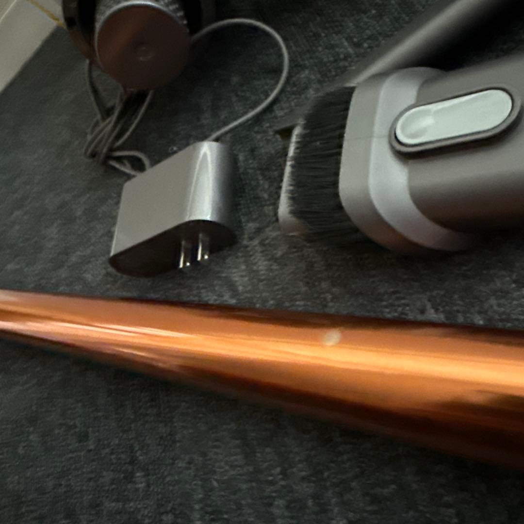 お値下げ　ダイソン　sv12 コードレスクリーナー　付属品多数　ジャンク品