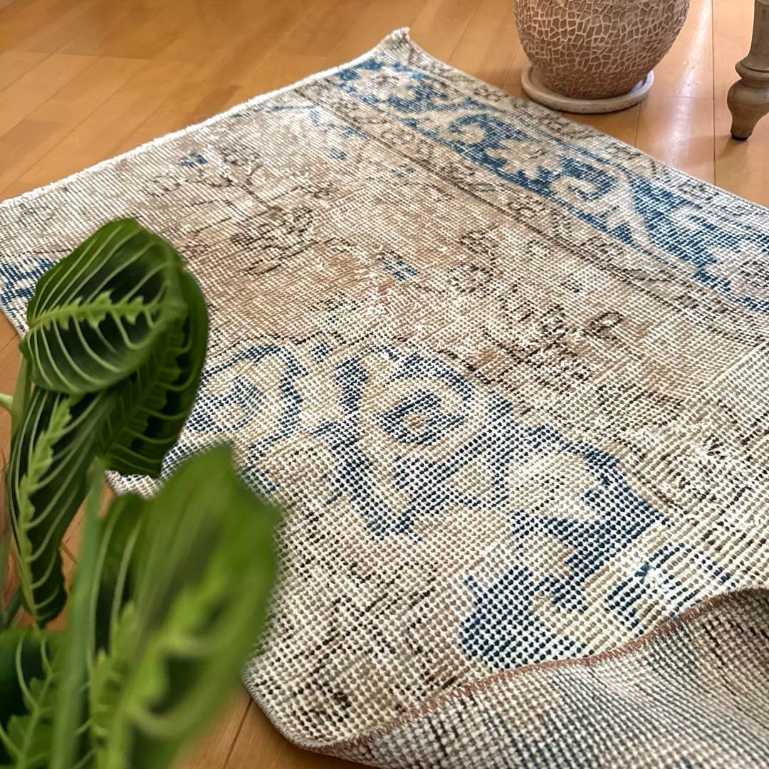 57×106 淡いミルクティー　神秘的ブルー　トルコヴィンテージラグ