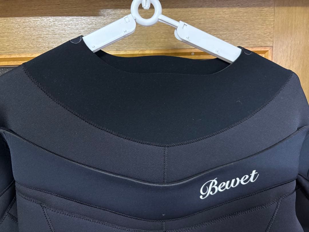 Bewet ジャージフルスーツ　Ｌサイズ　新品未使用