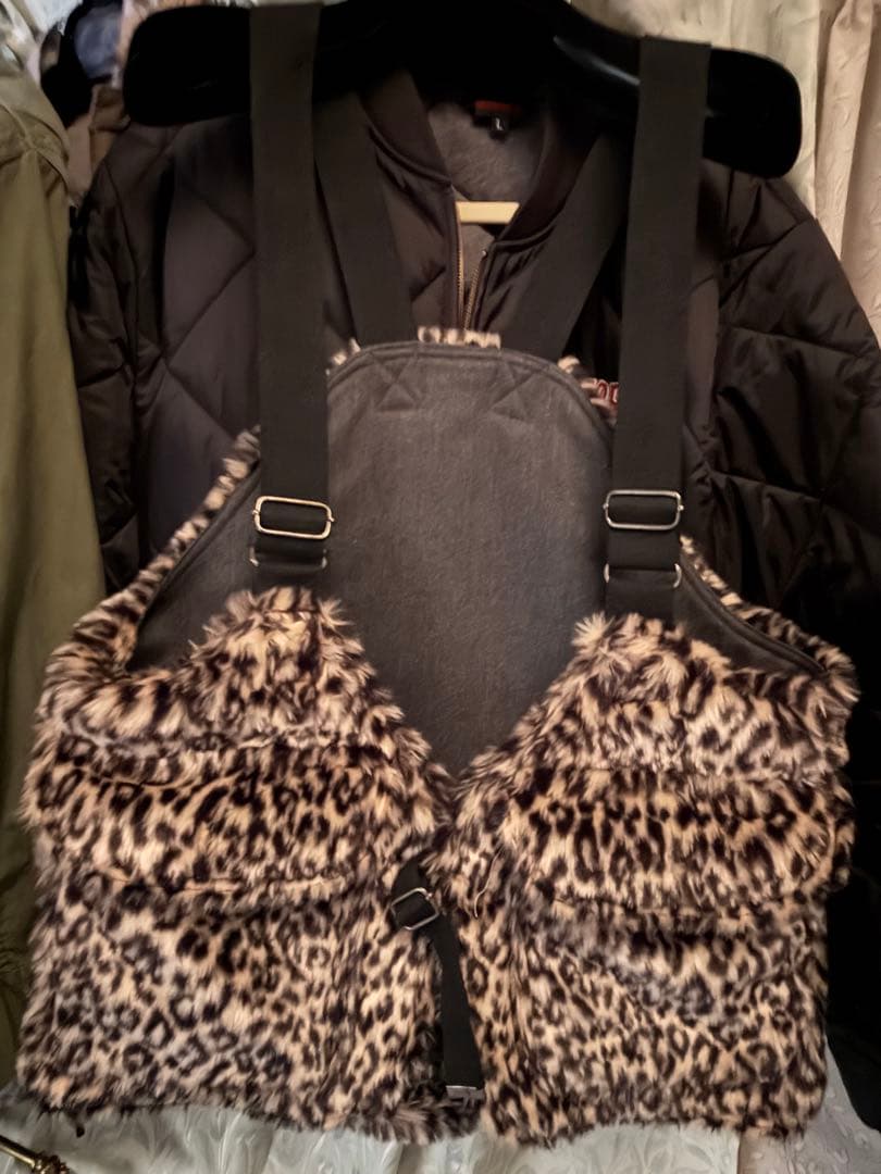 三軒茶屋　Us アス　ファーベスト　豹柄