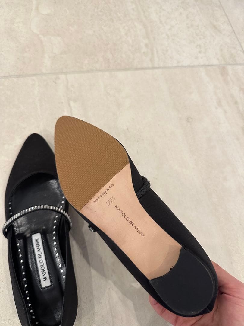 み*る様 Manolo Blahnik ブラック フラットシューズ 36.5