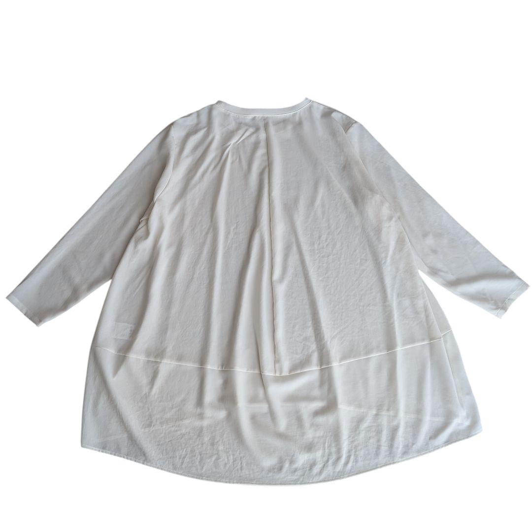 美品✨️BEARDSLEY ビアズリー　後ろドレープ Tブラウス アイボリー　白