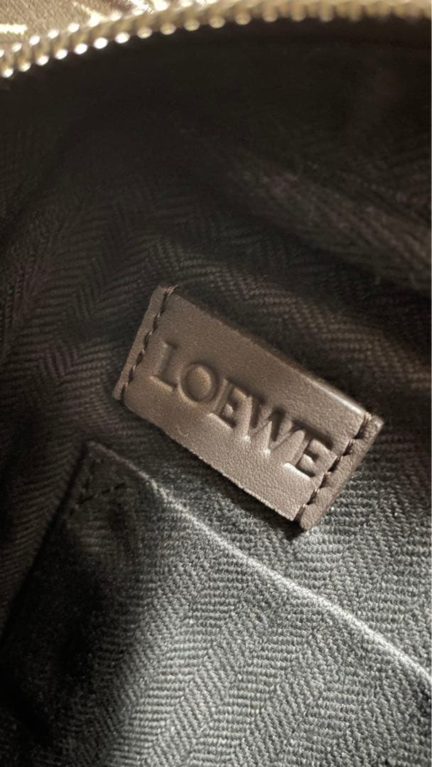 LOEWE ミリタリーメッセンジャーバッグ