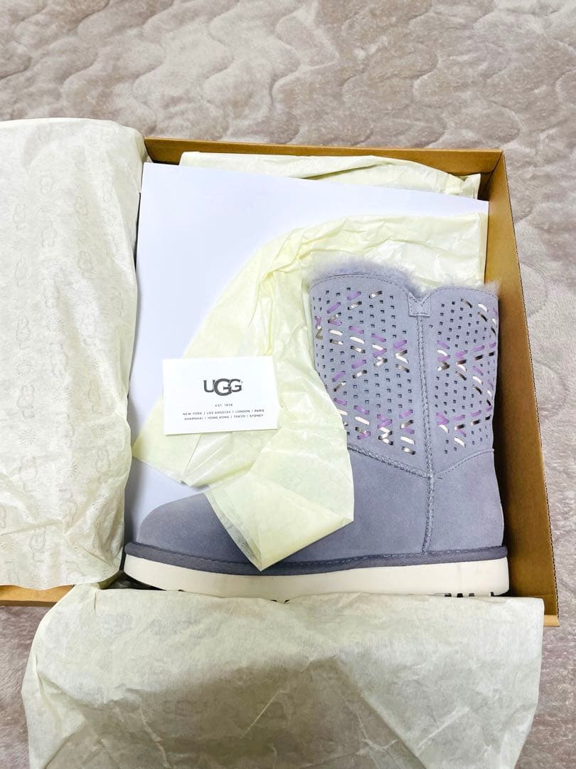 【新品未使用・箱付き】UGG ムートン ベイリーボタン テワノブーツ 23cm