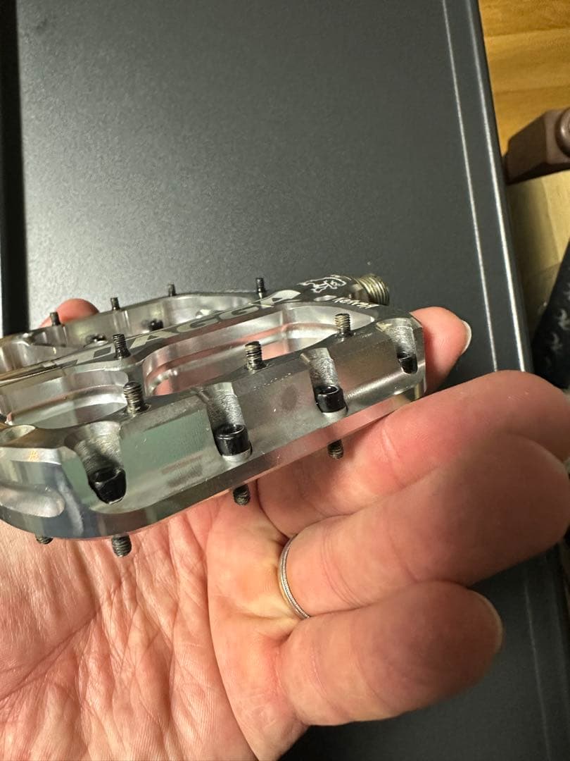 r*i様 CHROMAG DAGGA フラットペダル アルミ削り出し