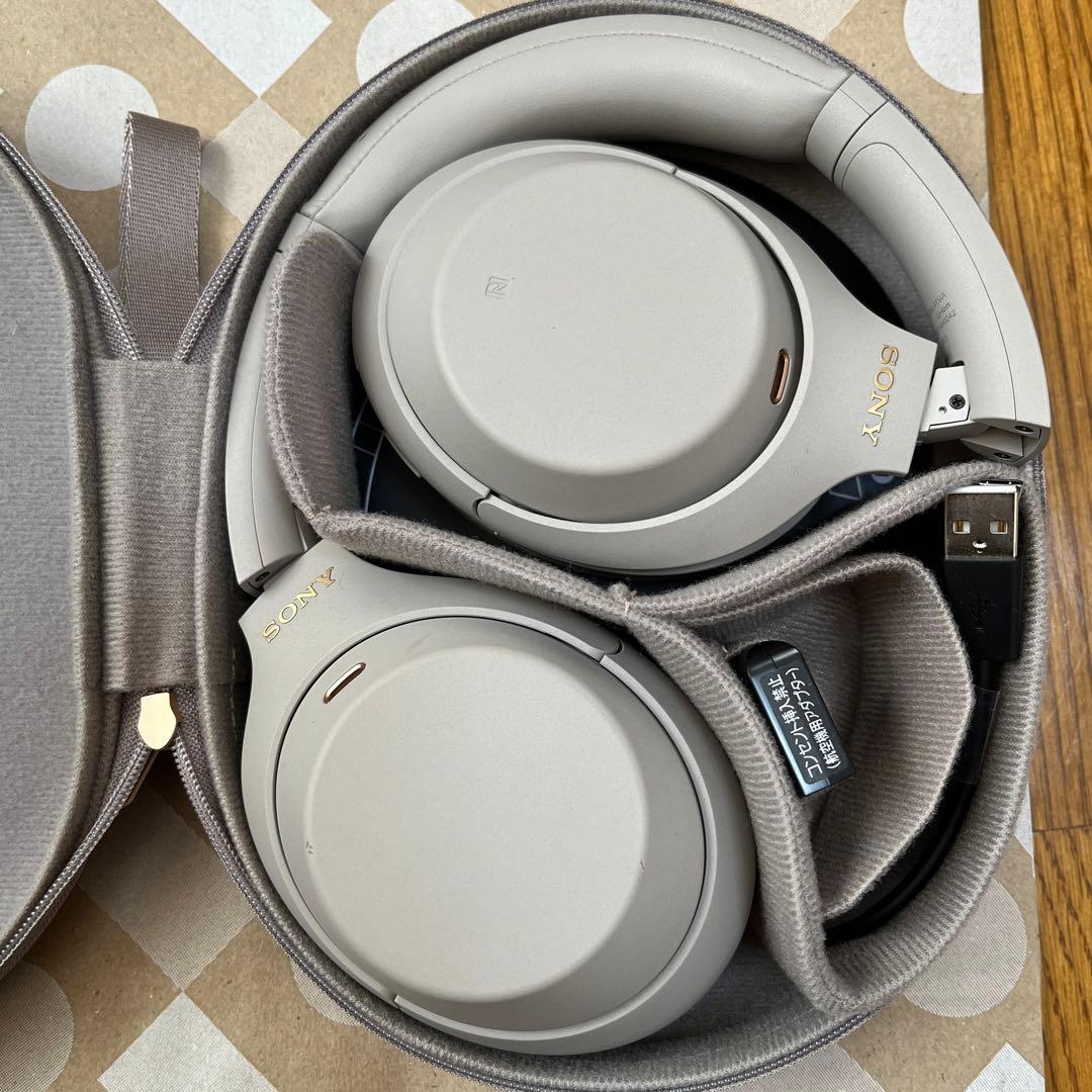 ワイヤレスヘッドホン WH-1000XM4 プラチナシルバー