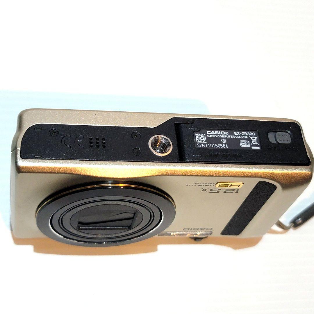 【極美品】CASIO EXILIM EX-ZR300 デジカメ コンデジ カシオ