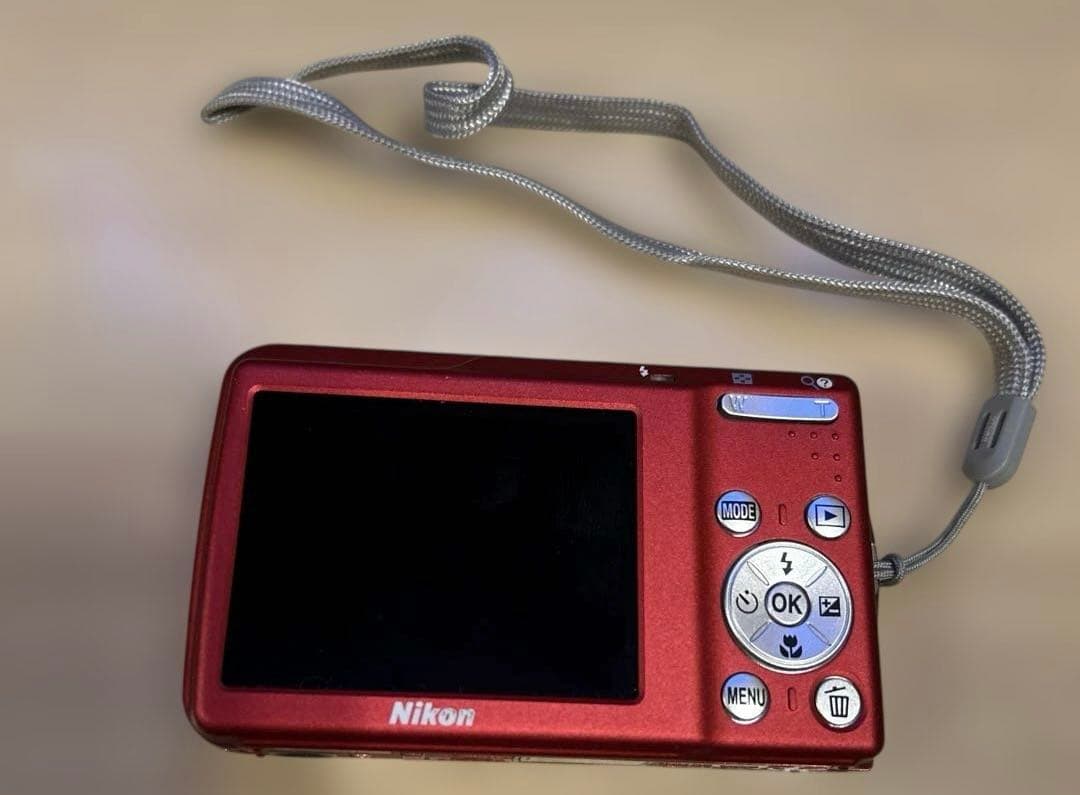 【極美品】Nikon COOLPIX S210 赤　箱あり　充電器無　稼働未確認