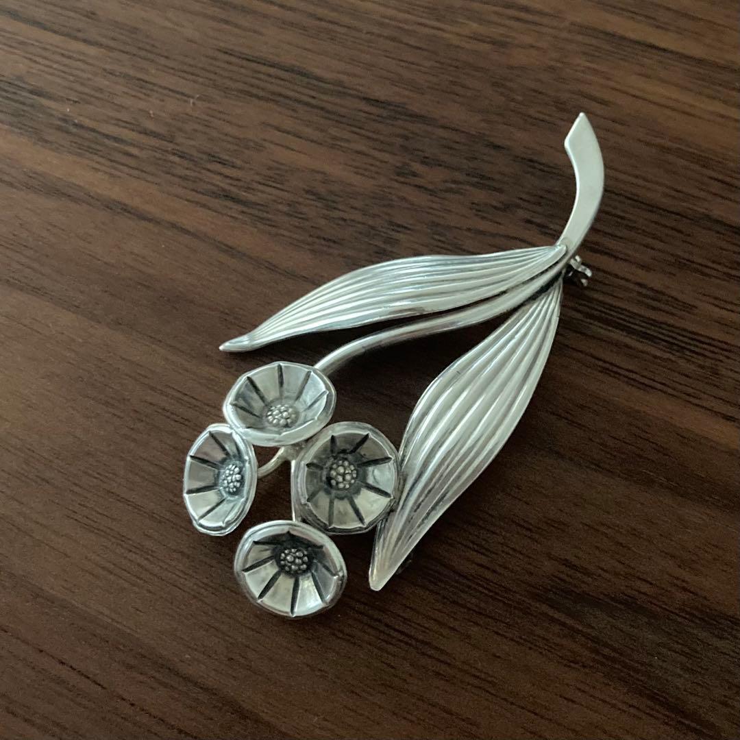ヴィンテージ＊ブローチ　ボタニカル　フラワー　シルバー　アンティーク　　北欧