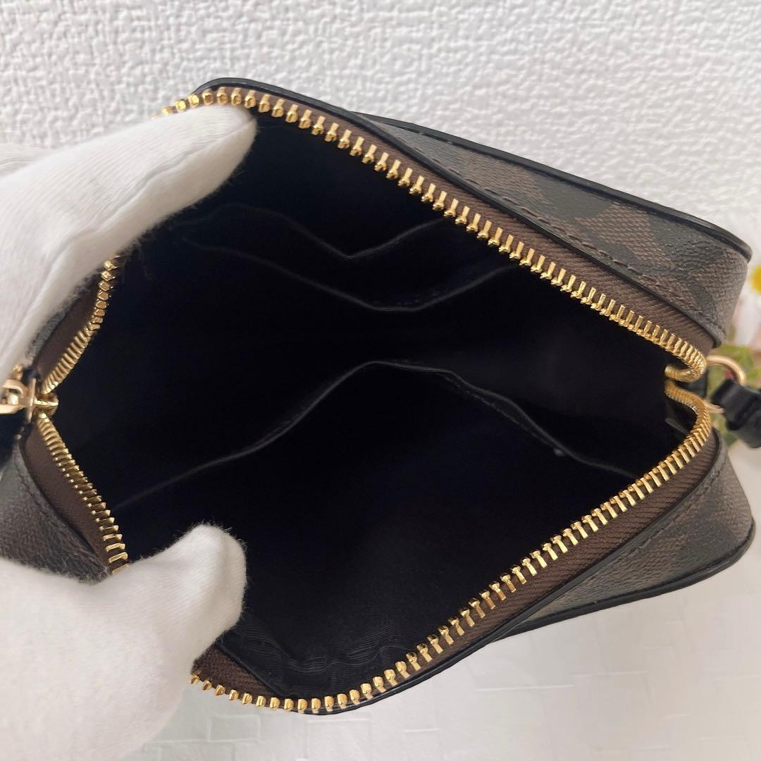 【極美品】COACH コーチ ショルダーバッグ 斜め掛け シグネチャー チャーム