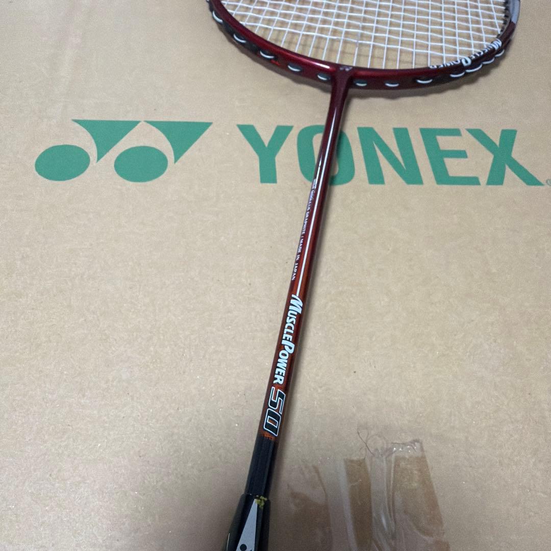 傷あり　YONEX Muscle Power 50 赤　バドミントンラケット