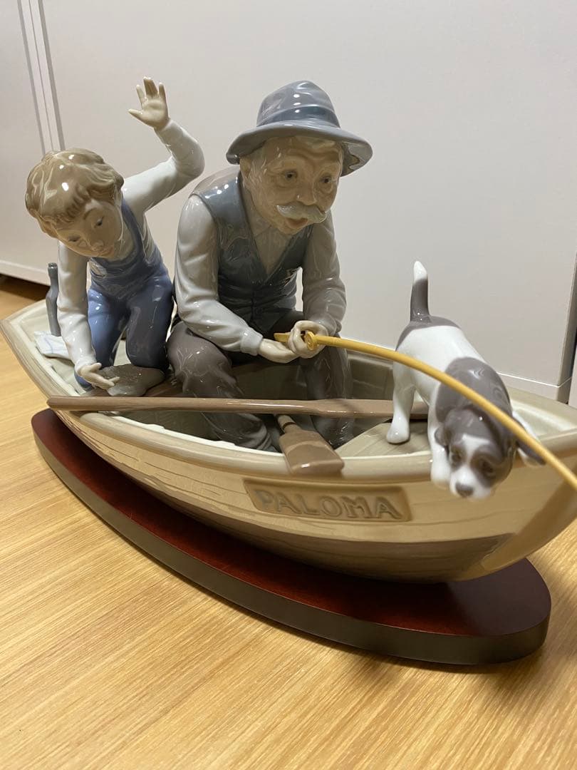 リヤドロLladroリアドロ陶器人形 置物ファミリーおじいちゃんと魚釣り-台座付