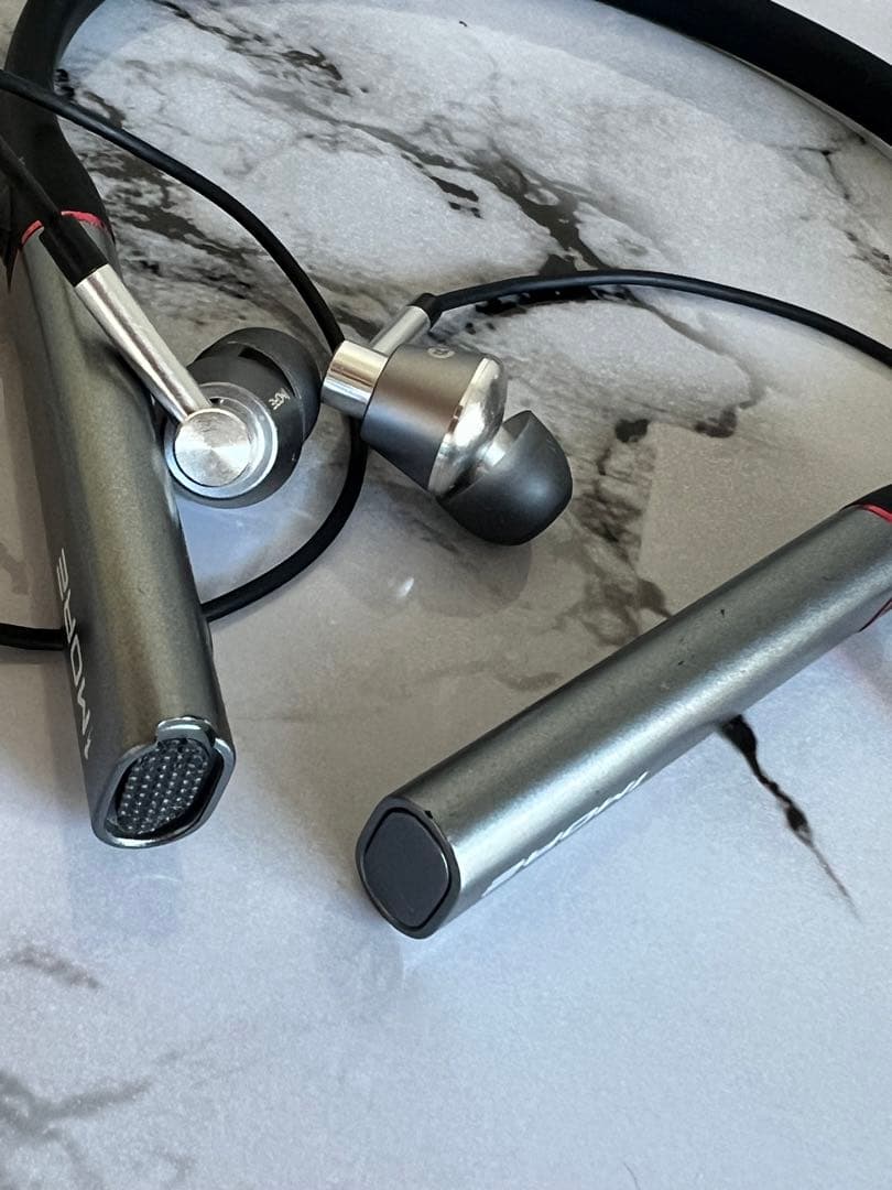 1MOREトリプルドライバーブルートゥースHi-Resハイレゾ音源対応 イヤホン