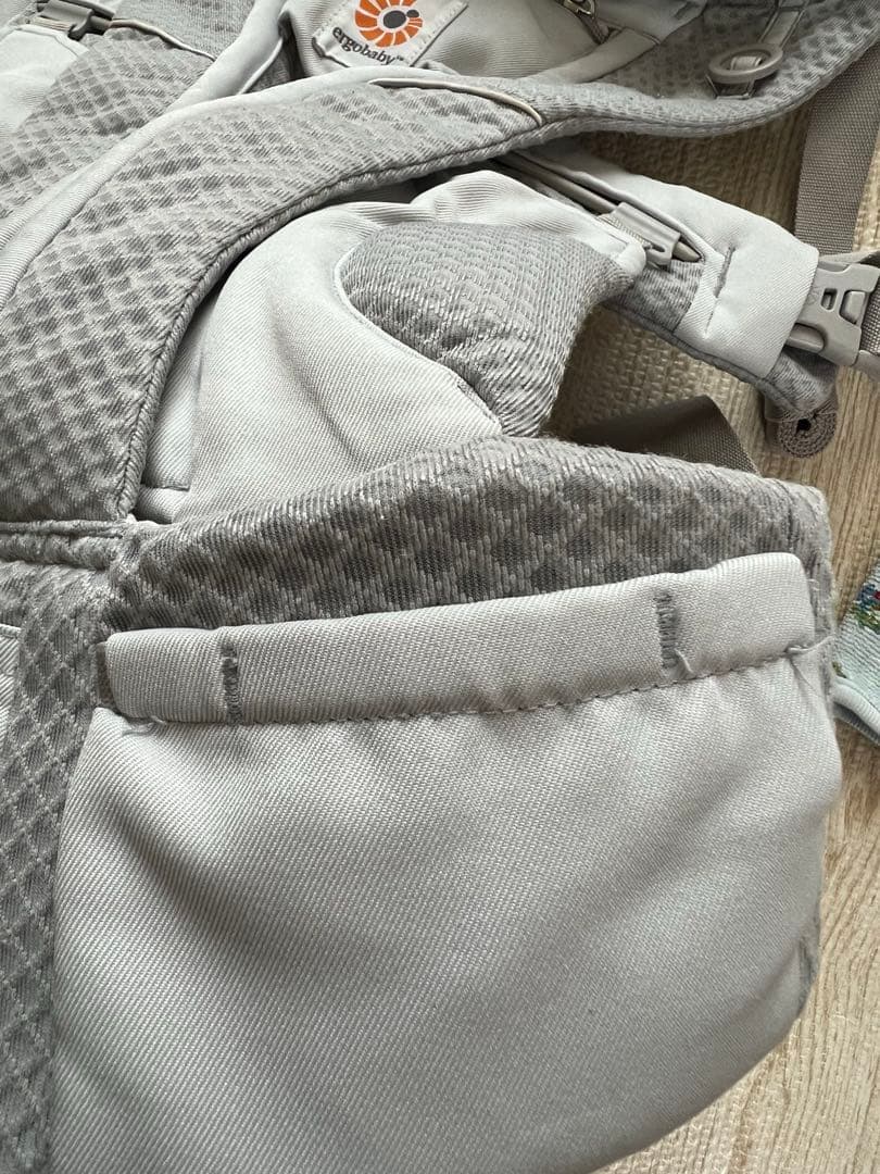 エルゴ　オムニブリーズ　パールグレー　フェイラー抱っこ紐、ベルト付き