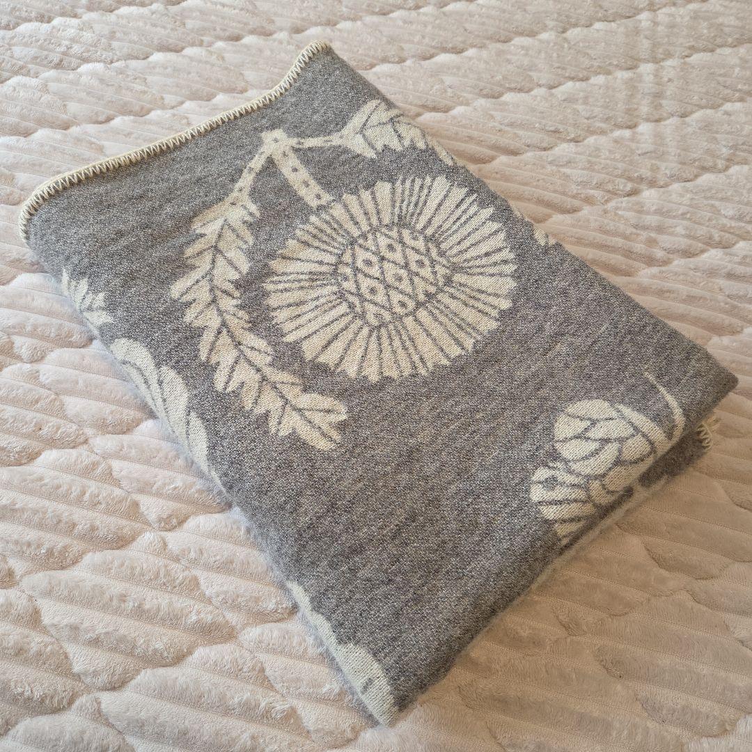 ラプアン・カンクリ 鹿児島 睦 VILLIKUKKIA ブランケット グレー