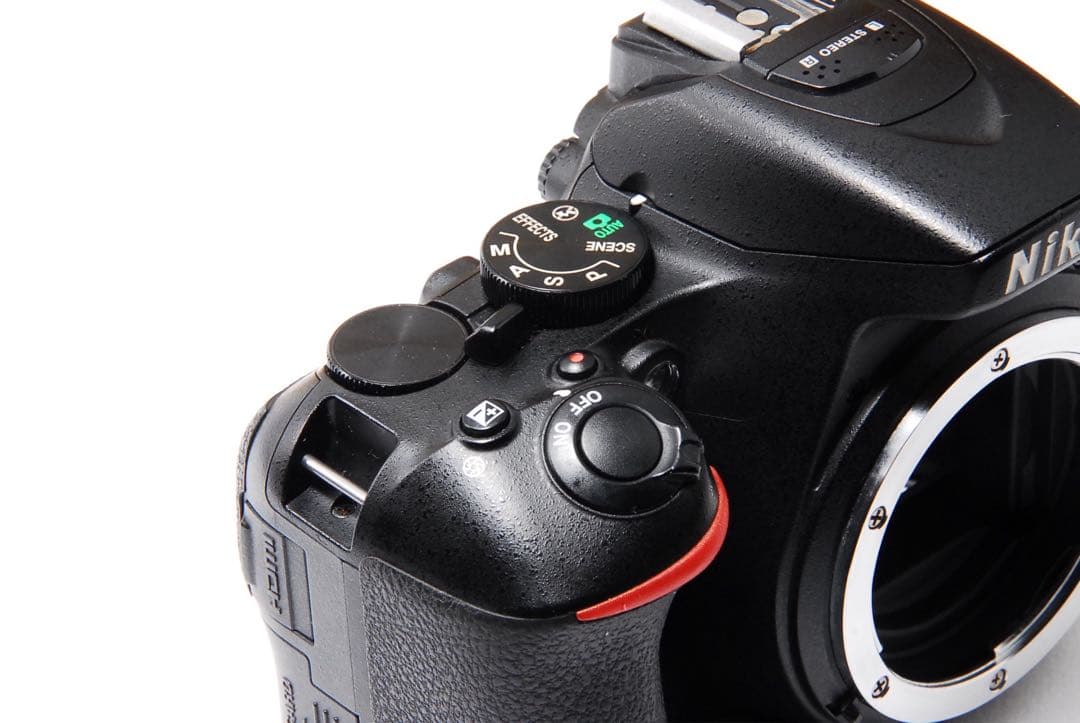 【人気機種】Nikon D5500 バリアングル液晶 タッチパネル Wi-Fi