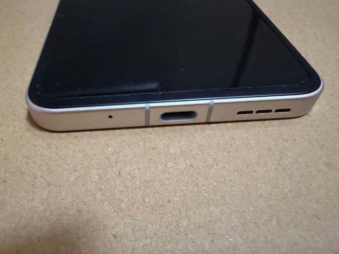 Libero Flip スマートフォン 128gb ゴールド ヒンジ欠けあり