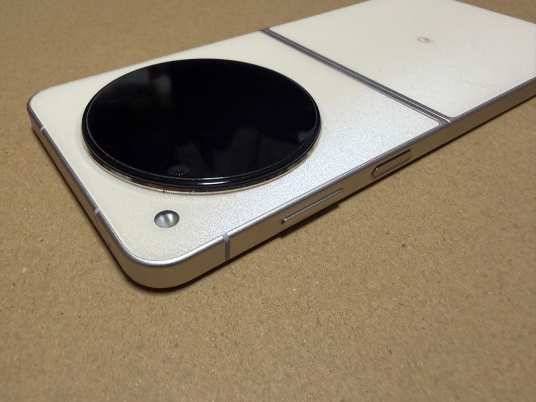 Libero Flip スマートフォン 128gb ゴールド ヒンジ欠けあり