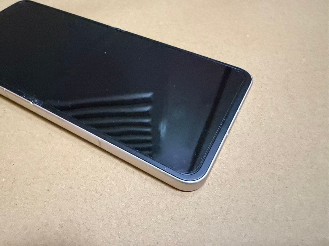 Libero Flip スマートフォン 128gb ゴールド ヒンジ欠けあり