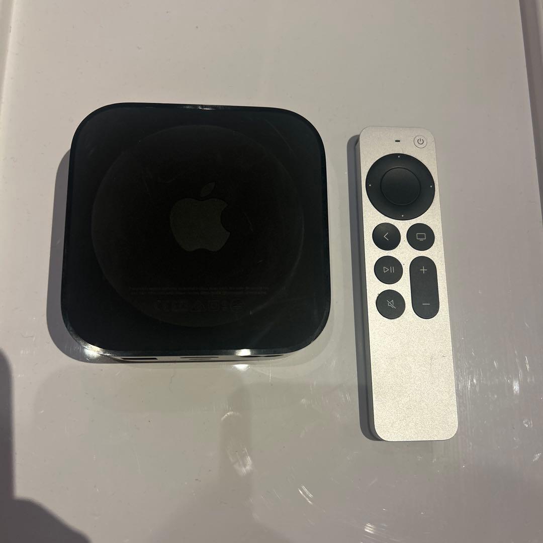 Apple TV HD 本体とリモコン
