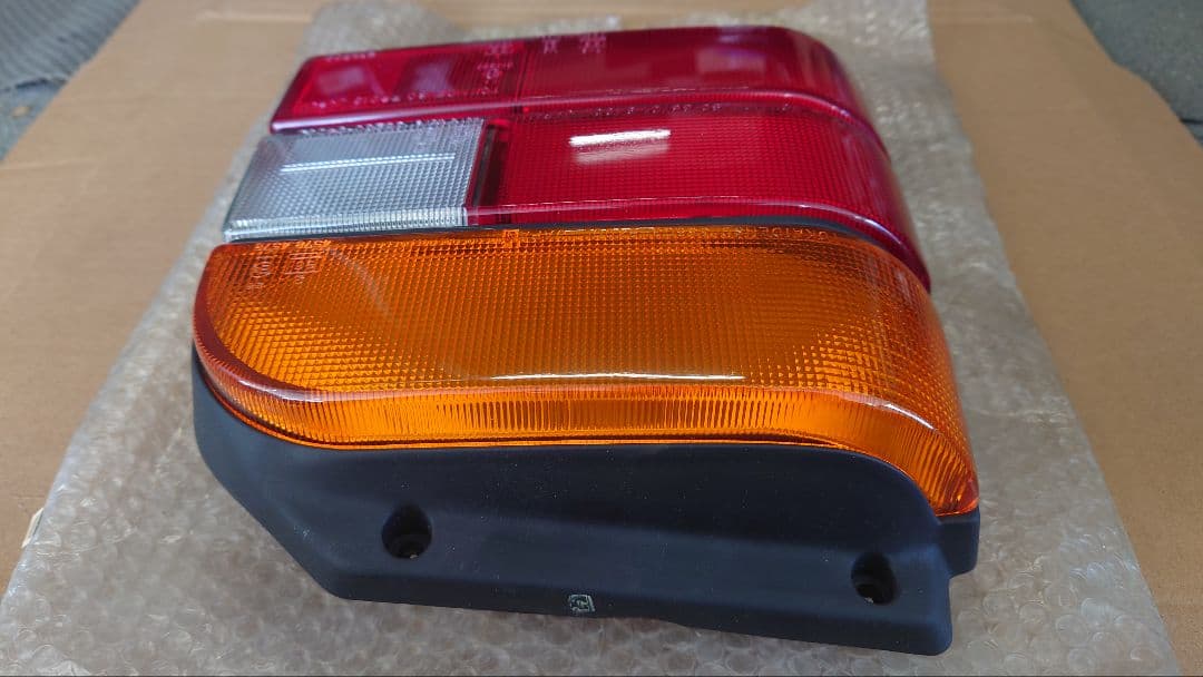 アルトワークス　スズキ　純正　テールランプ　35670-84010　左　未使用