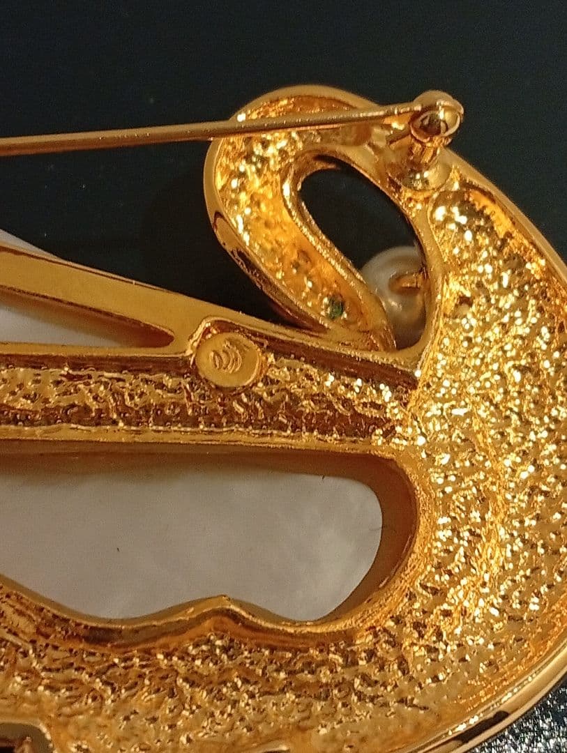 【ほぼ未使用】TASAKI タサキ ブローチ スワン 本真珠 アコヤ真珠 パール