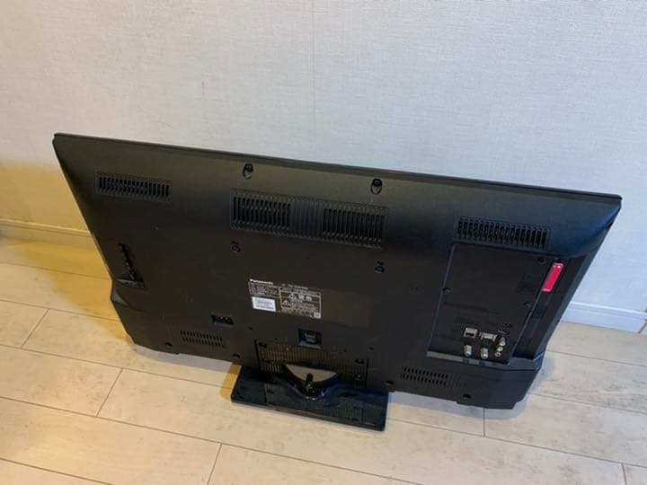 【最終値下げ！！】地上・ＢＳ・１１０度ＣＳデジタル液晶テレビ TH-32D300