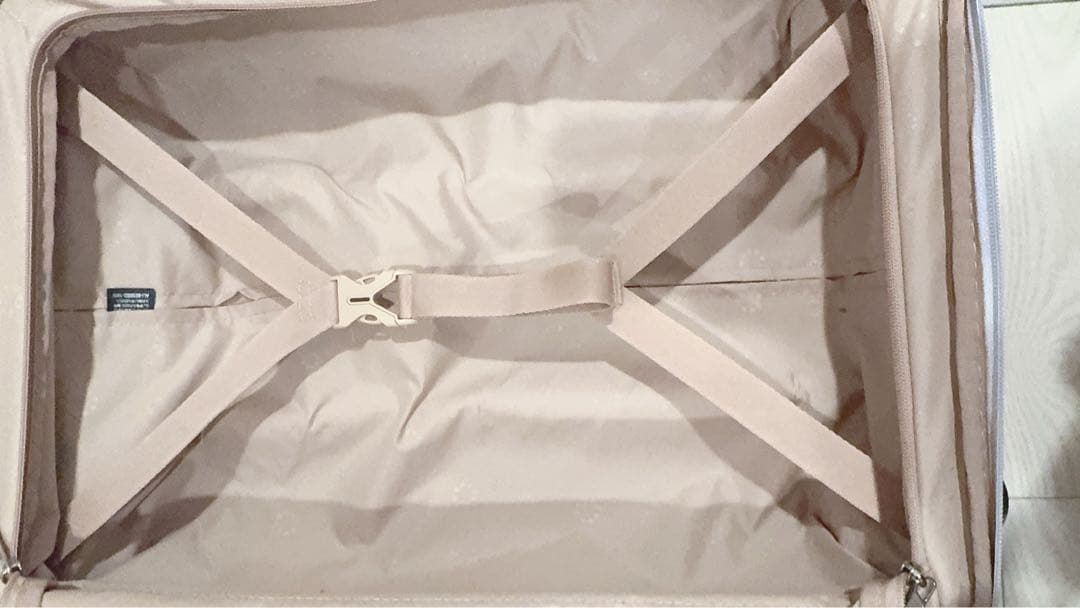 スーツケース　パステルラベンダー色