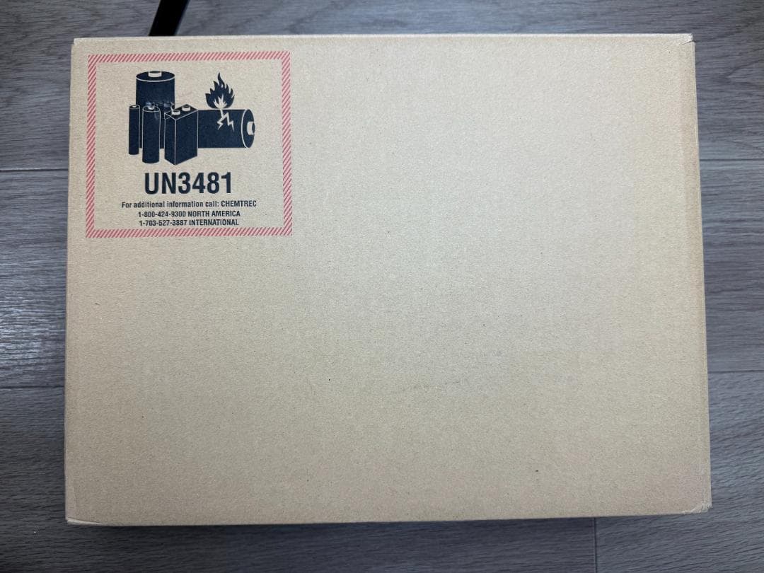 【美品】MacBook Pro 13インチ メモリ16GB SSD1TB