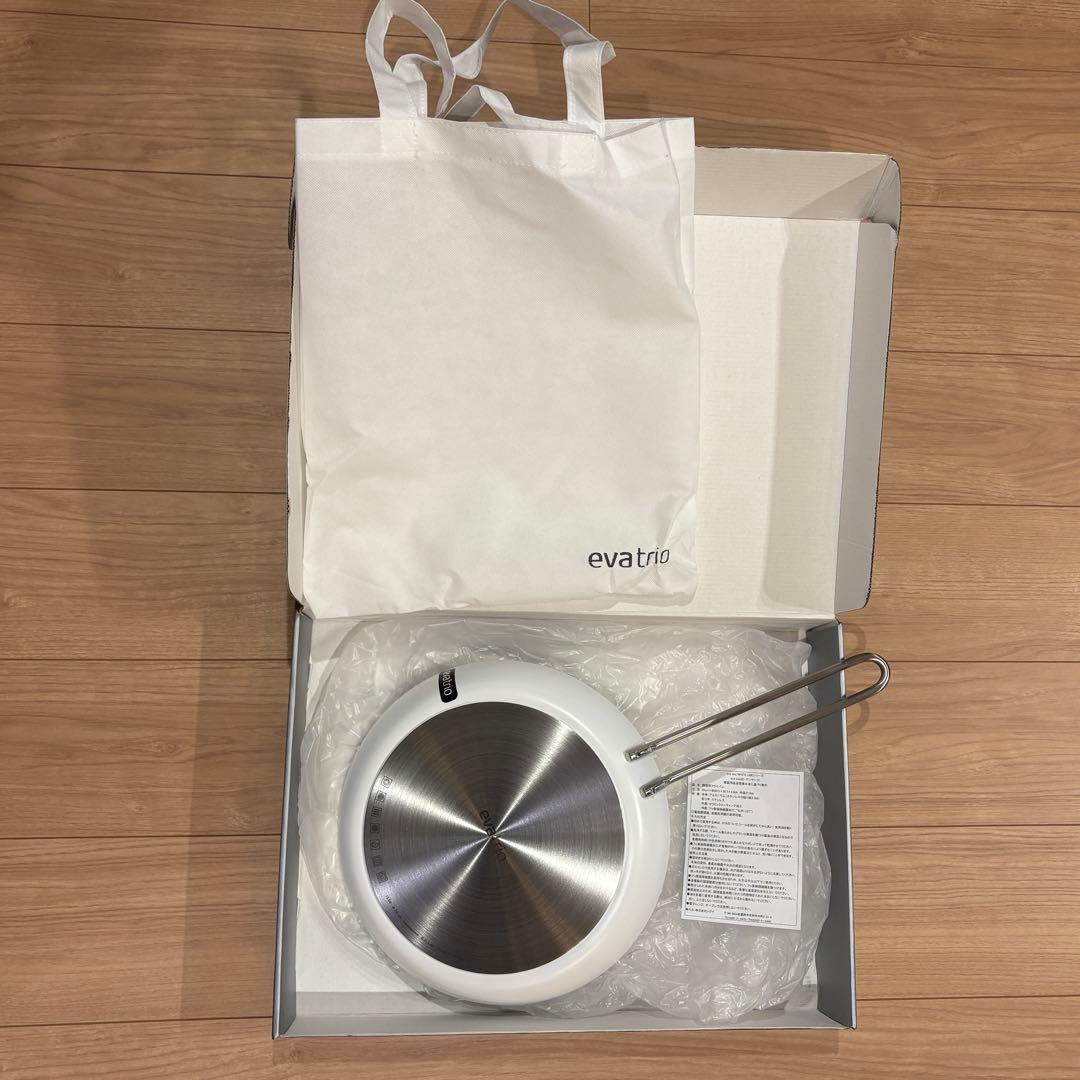 【貴重・廃盤品・新品未使用】evatrio ホワイトライン　フライパン 28cm