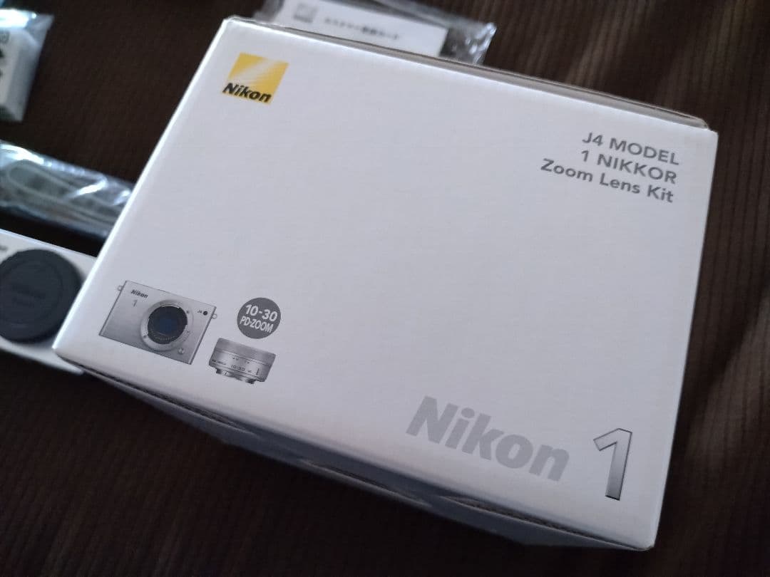 【ほぼ未使用】Nikon 1 J4 MODEL Zoom Lens Kit 純正