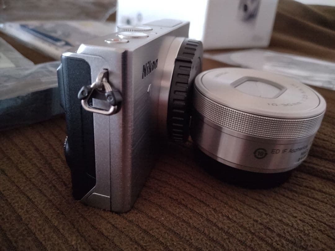 【ほぼ未使用】Nikon 1 J4 MODEL Zoom Lens Kit 純正