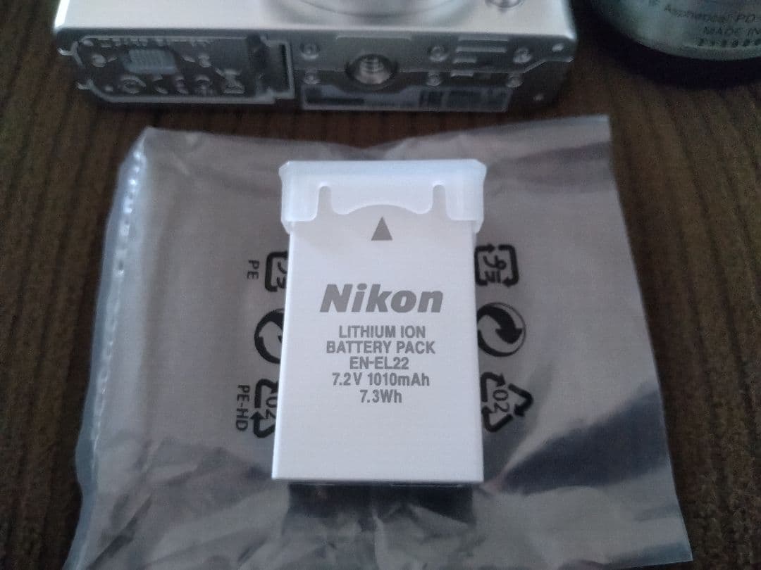 【ほぼ未使用】Nikon 1 J4 MODEL Zoom Lens Kit 純正