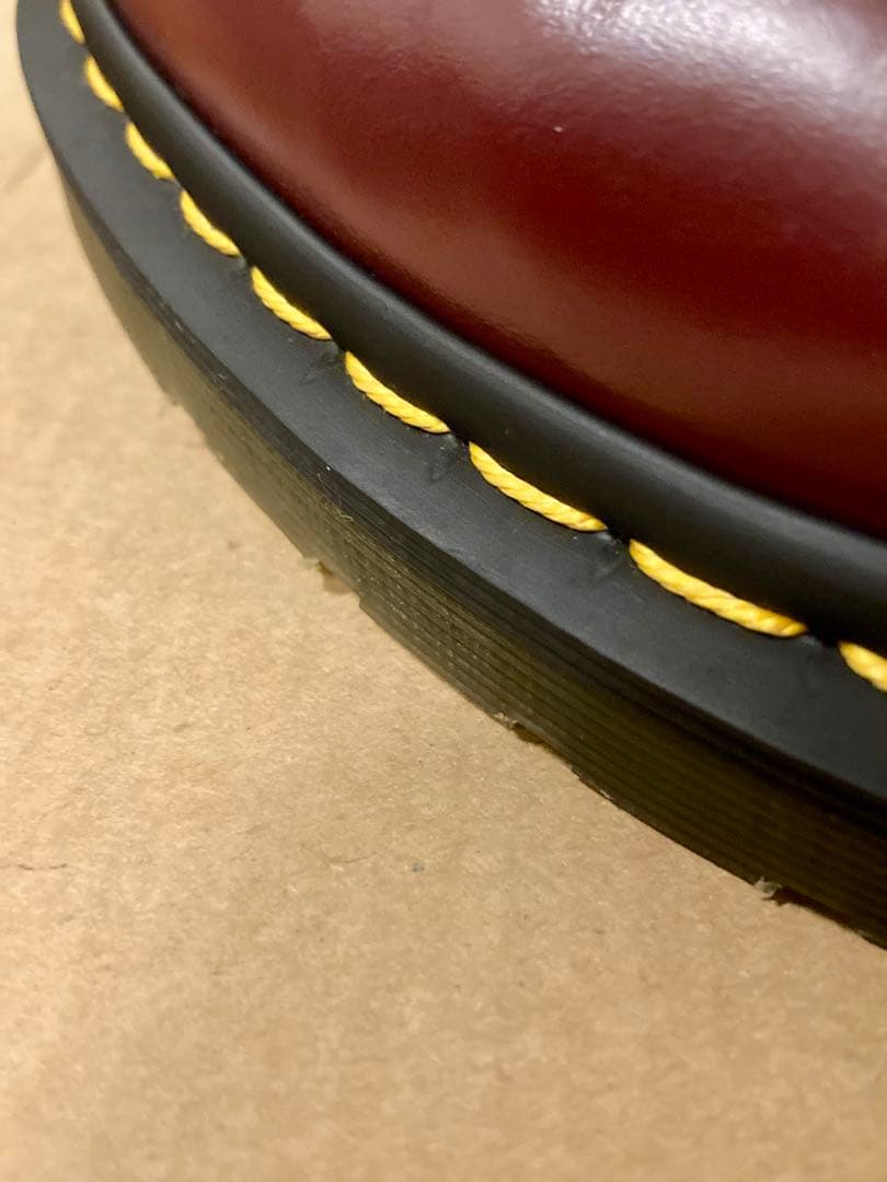 Dr. Martens チェリーレッド(UK9)8ホールブーツ