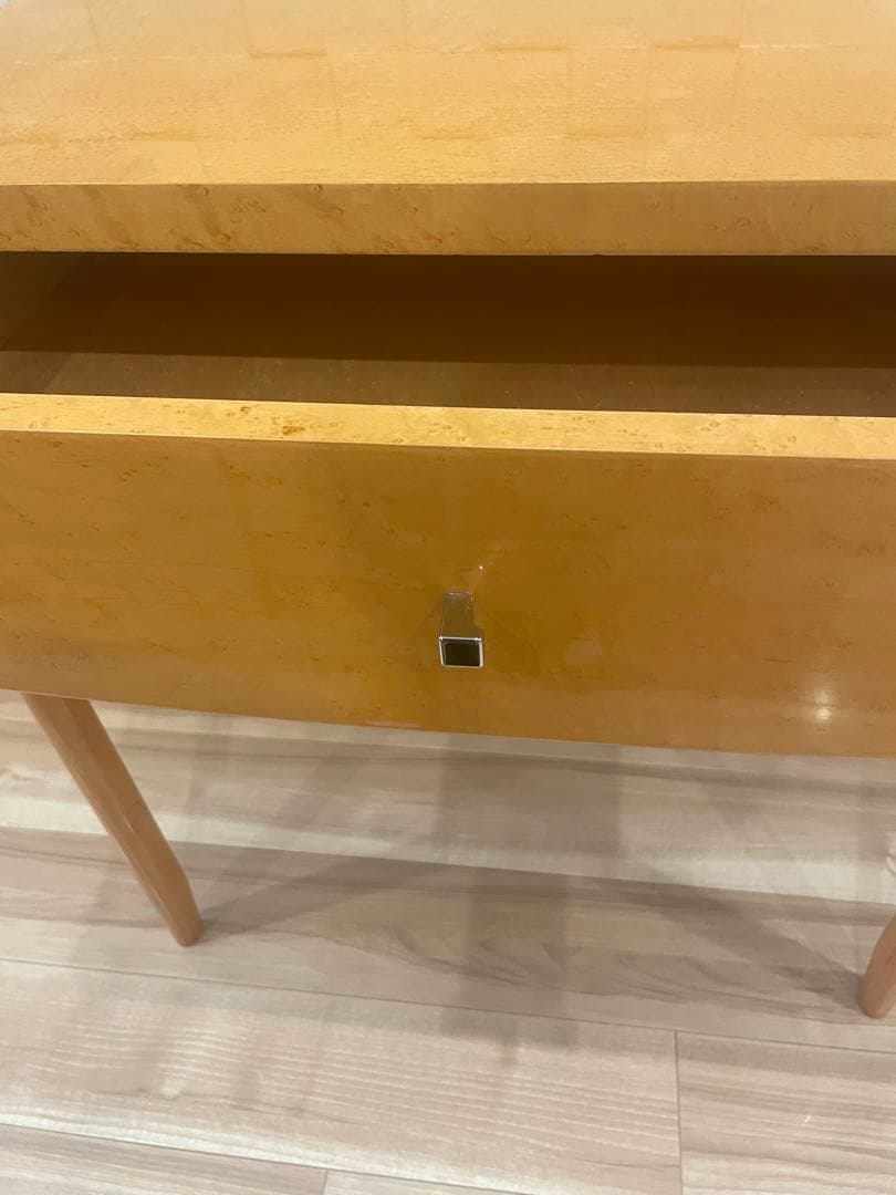 【IDC大塚家具】バーズアイ メープル スプレンダー コンソールテーブル