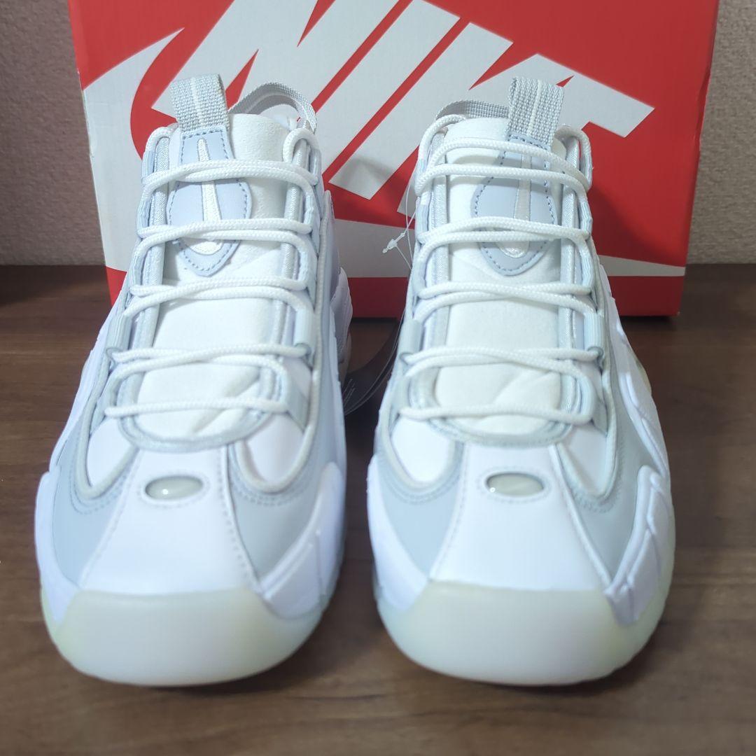 NIKE　エアマックスペニー　ホワイト/グレー