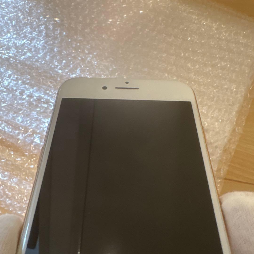 iPhone 8 ゴールド本体