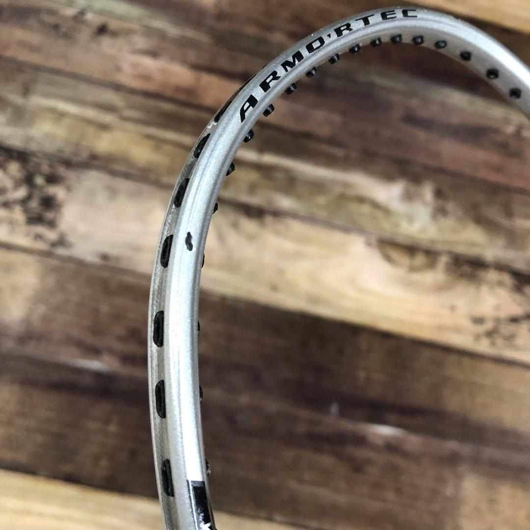 【希少・美品】ヨネックス アーマーテック 700 バドミントン ラケット