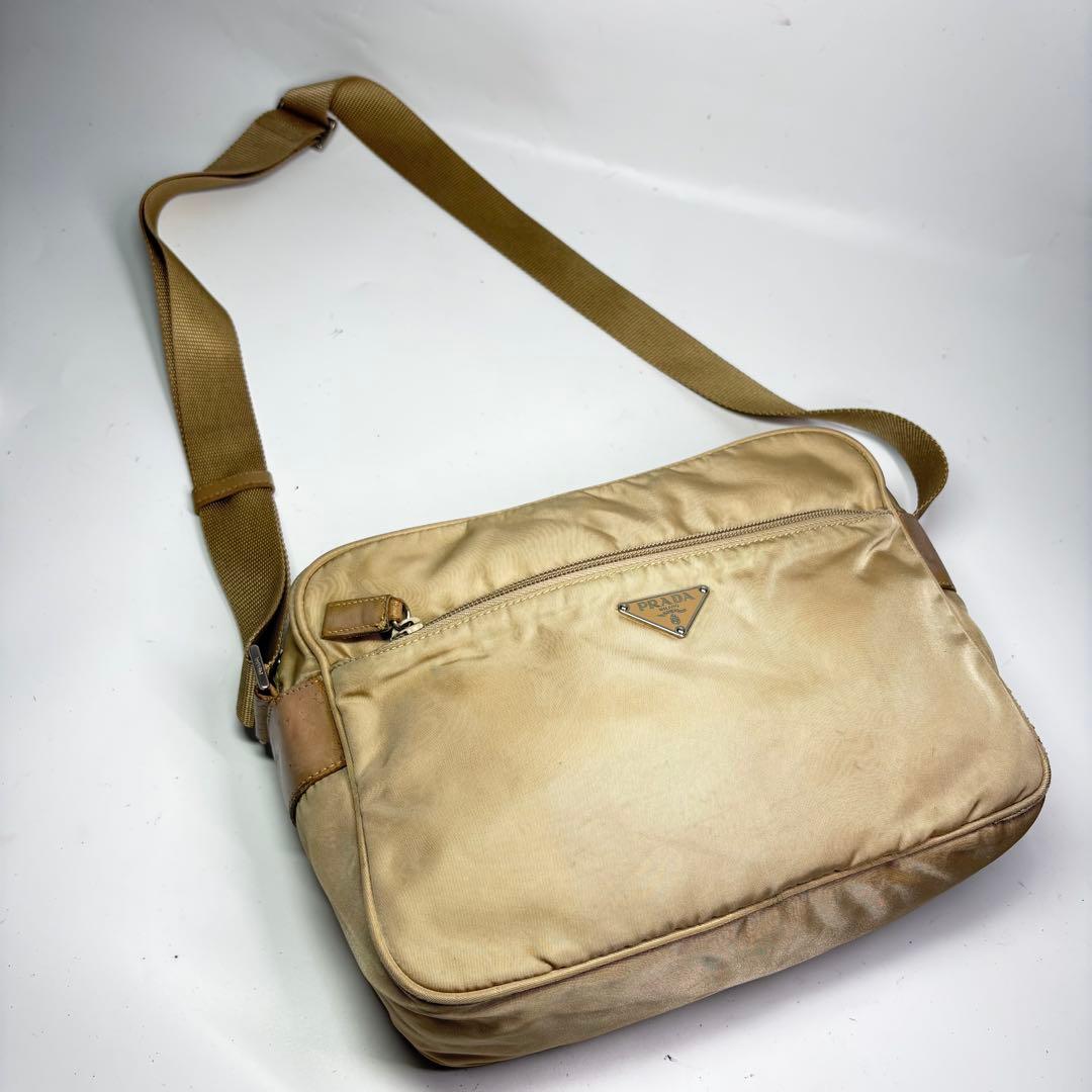 PRADA ショルダーバッグナイロンベージュギャランティカードロゴプレート