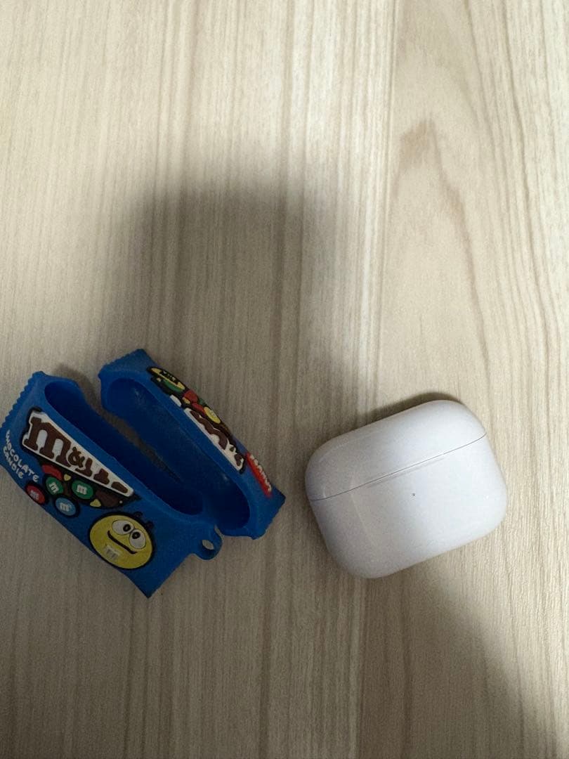 ジャンク　AirPods Pro 本体 ホワイト 充電ケース付き