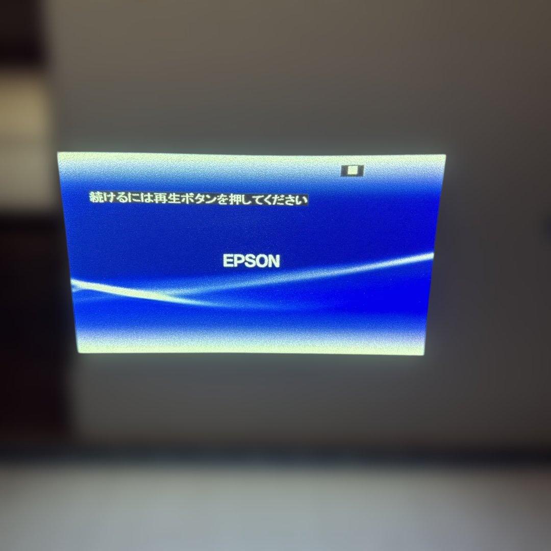 プロジェクター本体、モバイルスクリーンセット【値下げ交渉応じます】