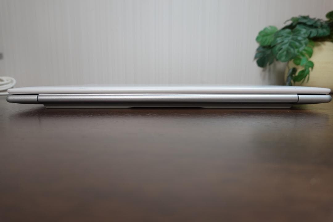 Windowsノート本体 Lenovo Yoga Slim 770i Carbon (82U90073JP