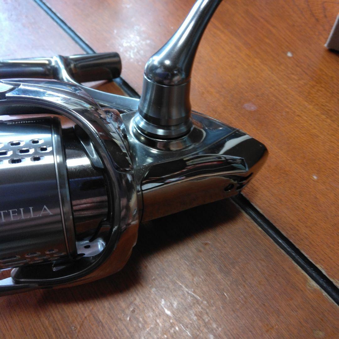 シマノ　18ステラ　美品　3000MHG バス　トラウト、シーバス　根魚