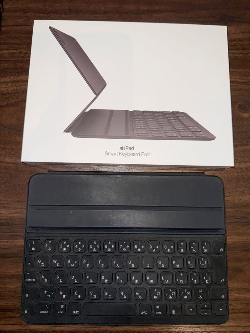 iPad Air 第5世代　Wi-Fi +純正アクセサリー