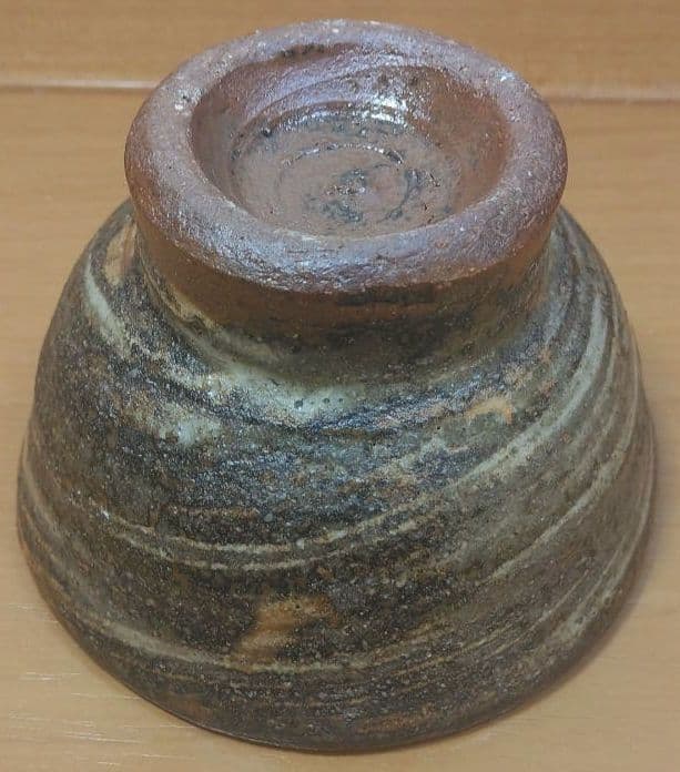 人間国宝 金城次郎 ぐい呑 栞 共箱 美品 やちむん 壺屋焼 壷屋焼 紐付箱